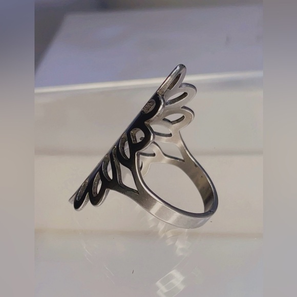 NWT STAINLESS STEEL RING Silver Laser Cut Pattern WOMEN, Size 9 - Picture 11 of 15